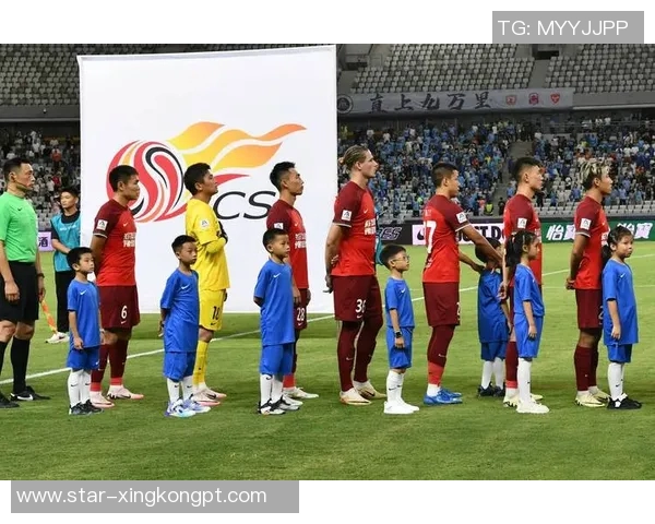 实时新闻深圳足球队与广州足球队比赛战术分析及赛后总结探讨